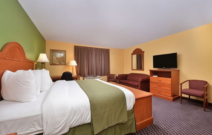 Quality Inn & Suites Grinnell Near University