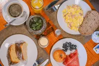 Tinka - breakfast