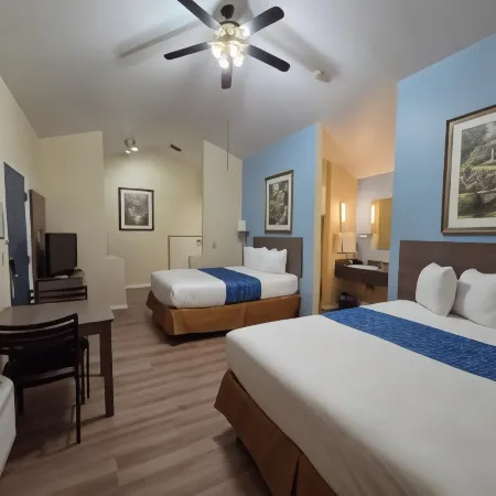 Travelodge by Wyndham Wenatchee Отели в г. Веначи