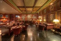 Royal Ascot Hotel - Bares