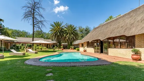 Hoyohoyo Chartwell Lodge - piscina