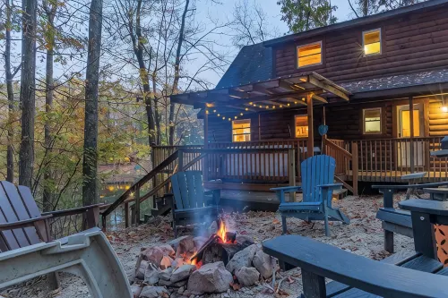Lakeside Cabin: Private Dock - Canoe & Kayaks - HotTub -PetFriendly -Arcade Game - 4 étoiles
