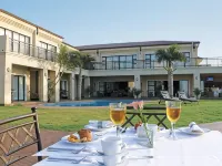 Fairway Guest House - parking