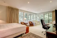 Exclusive House On Foothill with hot tub, sauna and jacuzzi. - Wifi