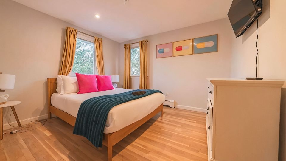 LUXE 3BR Near Boston, Airport, and Beach!