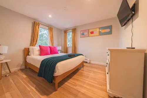 LUXE 3BR Near Boston, Airport, and Beach! - Homestays