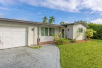 4Br Waterfront Home New Pool and Spa Installed 2/25 - Hot Tub