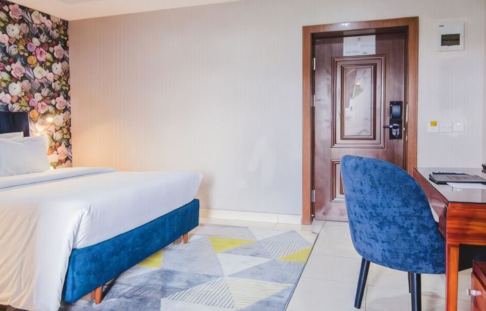 White stones hotel