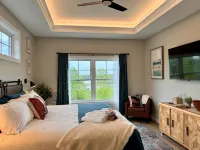 New Shoreline Home | Waterfront |  Sauna | Views | Dogs | Trail Access