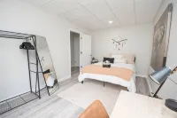 Luxury Centrally-Located 1Br/1BA Basement Apartment with Gym and W/D in Unit - 3 étoiles