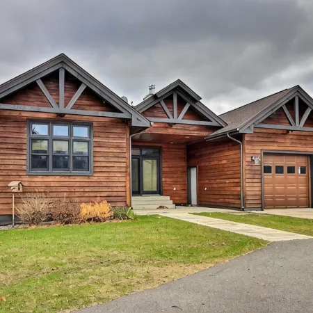 Large Bay Lake Lakefront Cabin w/Game Room & Water-View Deck, Dock and more…