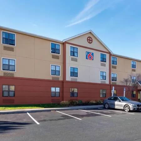 Motel 6 Suites Rochester Henrietta, NY
