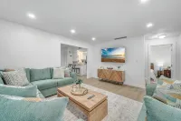 Casa Las Olas - Waterfront Home with Heated Pool, Movie Theater & Arcade