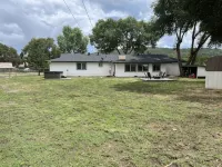 HUGE house across st from GC railway- hot tub - Bungalows