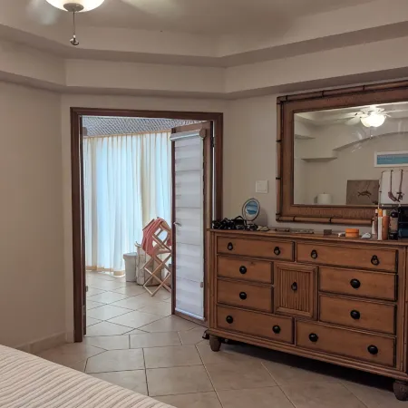 Dazzling Two Bedroom overlooking pool