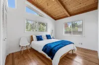 Designer retreat home near Stanford! Luxury, Gym, Peloton, office,Backyard,BBQ