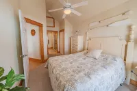 Sound front condo, pool, water access, & sunsets