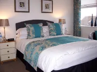 South Lodge Guest House - Parking