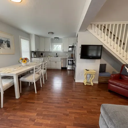Walloon Lake Cottage; Minutes Walk to Water & The Village