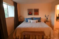 Spacious Condo with game room, office and large kitchen. 5 min. to Sunrise Mall! - 3-Star