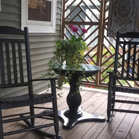 Elegant private suite located downtown historical Chickamauga, Ga