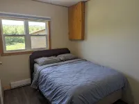 2-Bedroom Cottage On Lake Ainlsie Private Beach, Enjoy Fishing & Swimming. - 3-Star