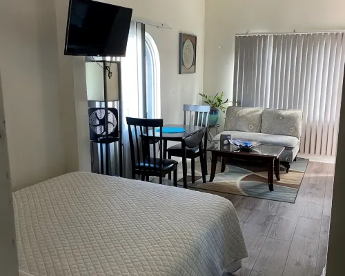 Fair Haven Studio Hotels in Southside
