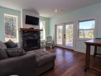 TREETOP PARADISE SUITEBreathtaking lake and mountain views 5 min from the beach - Condos