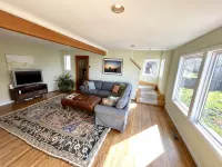 Elegant but practical retreat to maximize your enjoyment in beautiful HMB - 3-Star