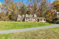 The Art House: 5-Acre, Private Getaway with Fireplace - 4-Star