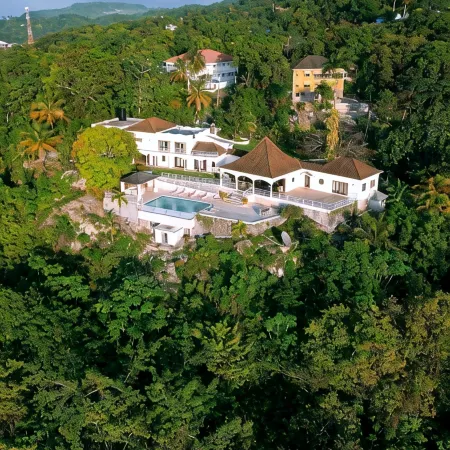 Heaven Villa - We are not on the water, we are above! Hotels in Drapers