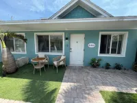 Private Heated Pool-2 Blocks to Beach-Tropical Courtyard-"Villa St.Barth" - 4-Star