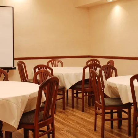 The Plaza Hotel & Suites Winona