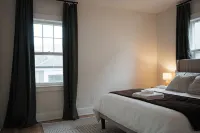 The Designers Apartment - 5 Minutes to Downtown - Boutique