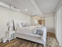 Lakefront Luxury! Direct Water Access, Spa, Fire Pit & Boat Launch-Sleeps 17 - balcony