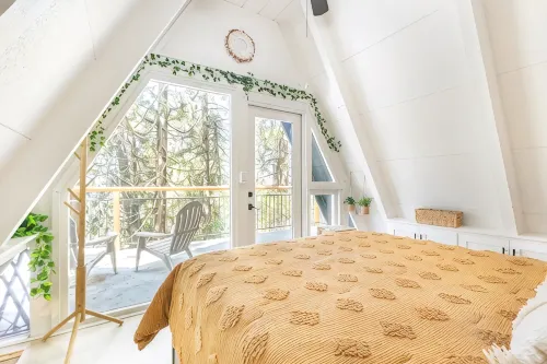 Cozy A-Frame High in The Tree Tops - 3-Star