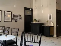 Ulysses Suites, Suite 201, 2 bedroom/2 bath, full kitchen and living room โรงแรมในกาเลนา
