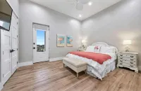 Private Beach! Sleeps 26-Pool- Golf Cart-Elevator-Putting Green - 4-Star