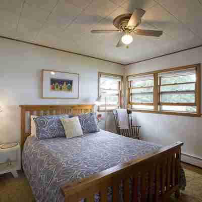 Door County's Chalet On The Shore Rooms