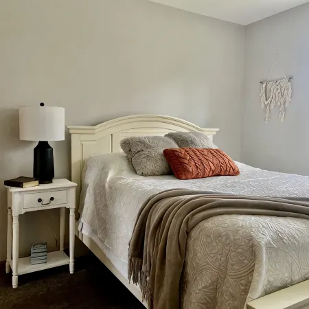 Country Getaway, 2- bedroom, Jacuzzi, fire ring