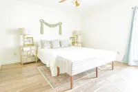 OXFORD PRIME LOCATION / ON THE SQUARE!! WALKING DISTANCE TO CAMPUS - 4-Star
