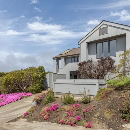 Pelican's Rest, by Vinifera Homes