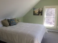 Meredith Bay - Brand New 2nd and 3rd floor Apartment in Private Home