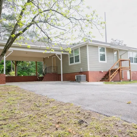 Nice peaceful and spacious home. Hotels in Clanton