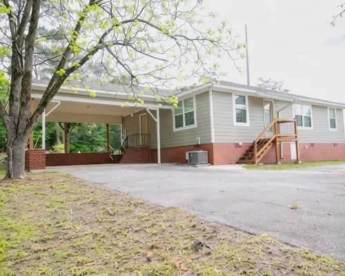 Nice peaceful and spacious home. Hotels in Clanton