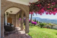 Villa Miranda with private heated pool and fantastic views! - Villas