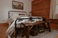 The Cabin At Hurdle Mills - Hot Tub & Fire Pit - Homestays
