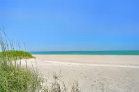Sunswept Villa 4-Riverwalk/Park Front w/ Pool, Near Ami Beaches - Pet Friendly! -  Casas de vacaciones