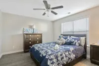 The Gray Retreat - Luxury Condo - balcony