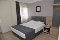 Helen Hotel - parking